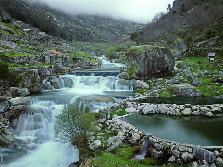 Casa Da Fonte Sagrada Hotell Loriga Eksteriør bilde