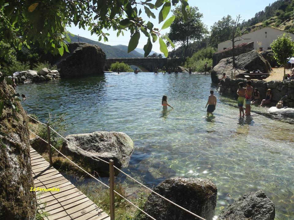 Casa Da Fonte Sagrada Hotell Loriga Eksteriør bilde